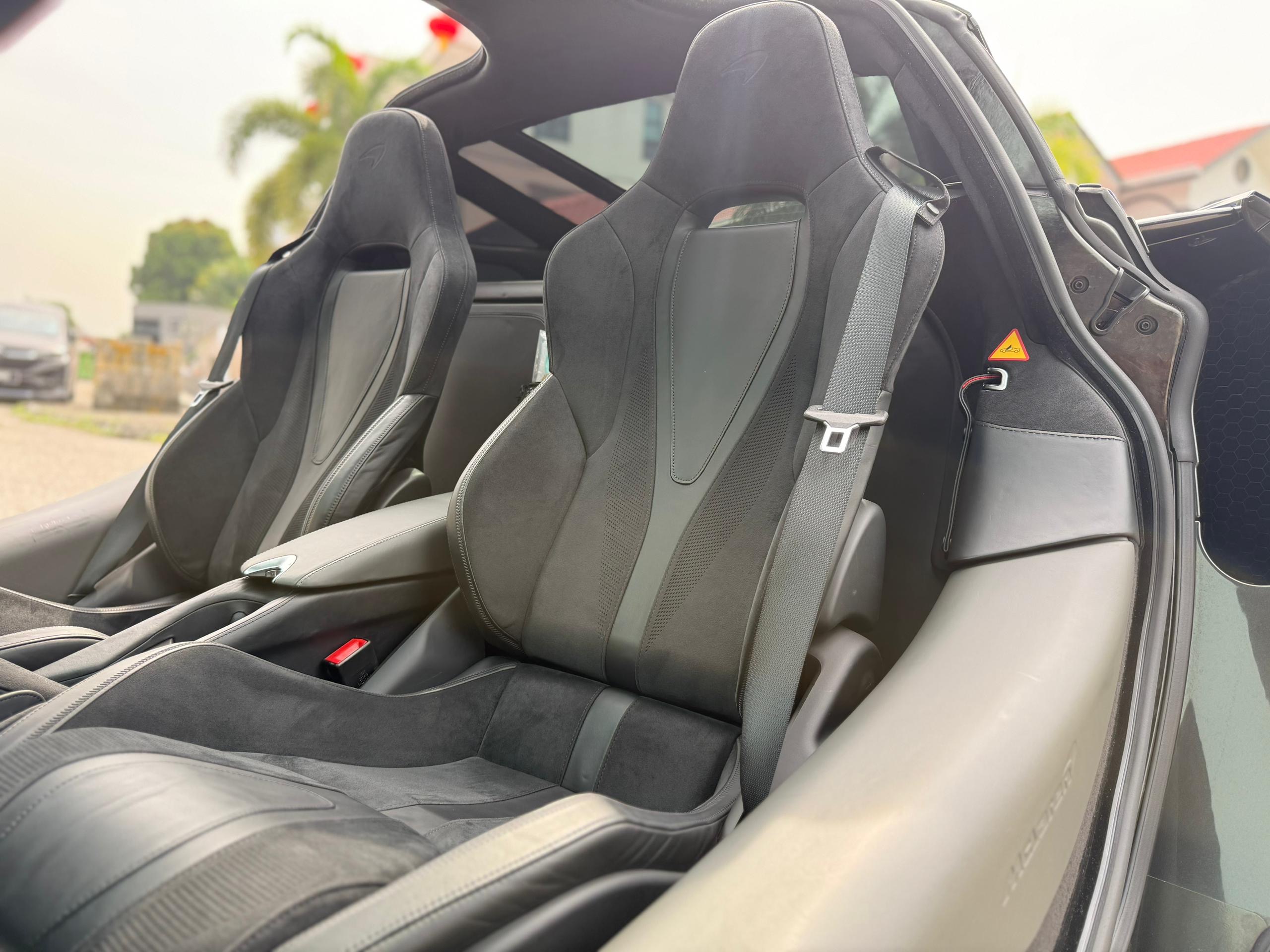 2019 MCLAREN 720S V8 (MSO PACKAGE )